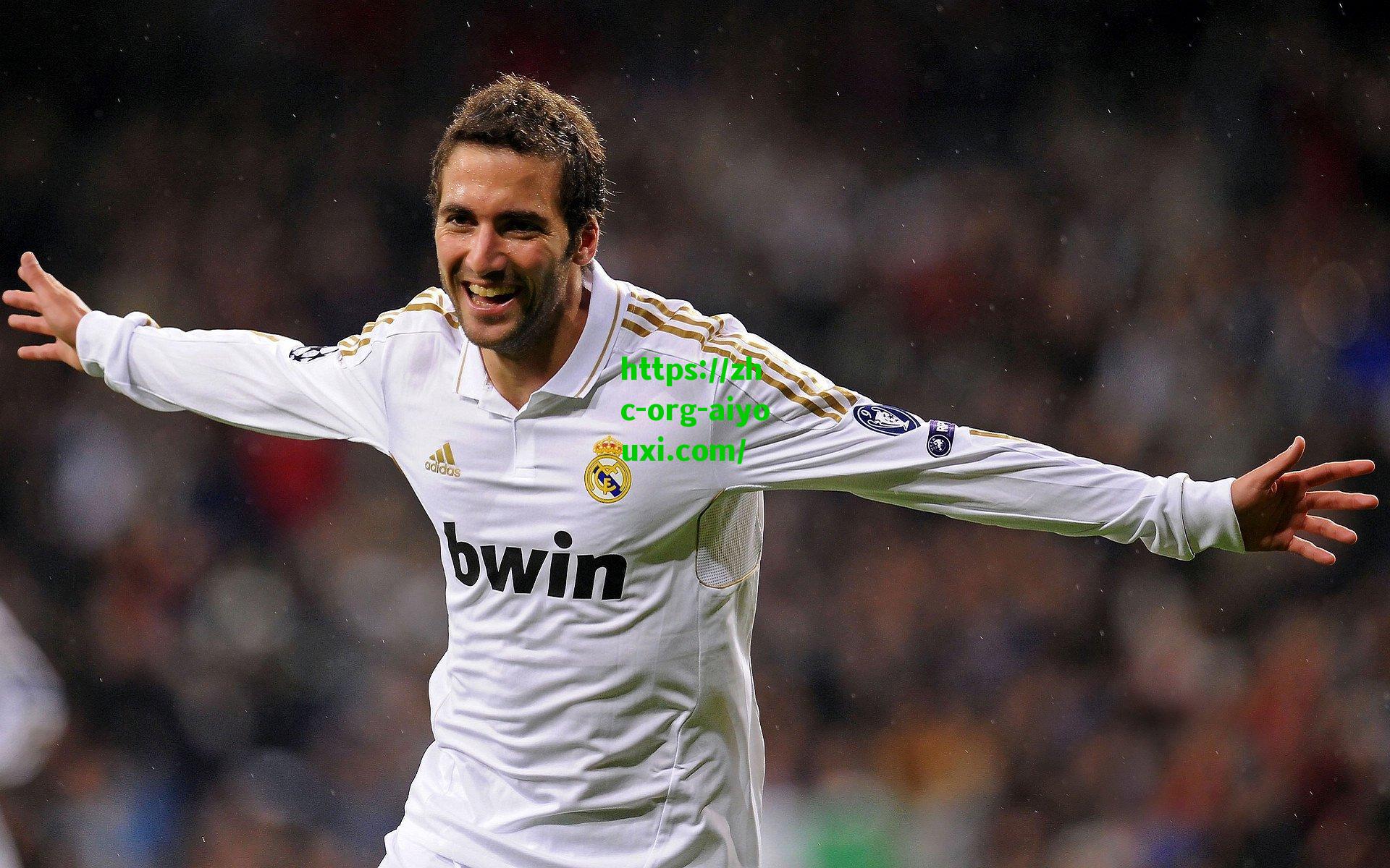 英格兰国脚沃克同意加盟埃弗顿，双方签约一年，俱乐部间转会细节仍在协商中